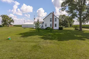 758 N 1st Rd, Dana, IL 61321 - Photo 12