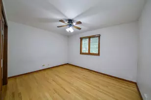 2324 Kalamazoo Dr, Naperville, IL 60565 - Photo 10