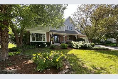 2324 Kalamazoo Drive, Naperville, IL 60565 - Photo 2