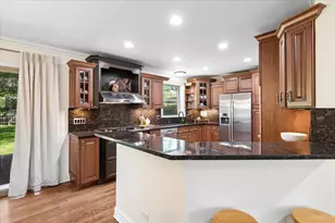226 Sunset Dr, Wilmette, IL 60091 - Photo 8