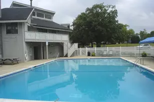 690 Chandler Rd, Gurnee, IL 60031 - Photo 18