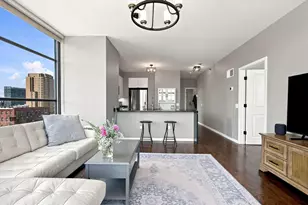 1600 S Prairie Ave, Chicago, IL 60616 - Photo 4