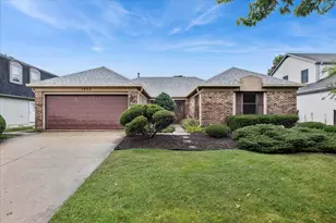 1255 John Dr, Hoffman Estates, IL 60169 - Photo 1