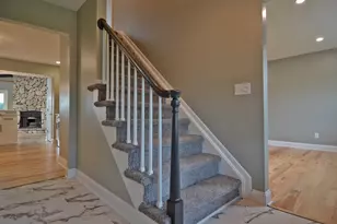 304 Sequoia Dr, Streator, IL 61364 - Photo 2