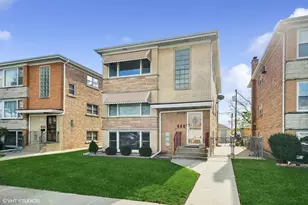 6845 W Leland Ave, Harwood Heights, IL 60706 - Photo 1