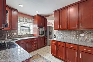 5306 N Lynch Ave, Chicago, IL 60630 - Photo 6