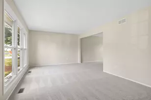 1545 Scottdale Cir, Wheaton, IL 60189 - Photo 16