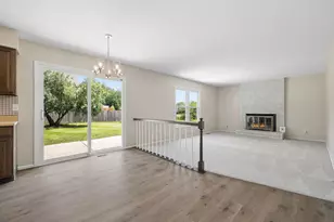 1545 Scottdale Cir, Wheaton, IL 60189 - Photo 4