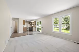 1545 Scottdale Cir, Wheaton, IL 60189 - Photo 6