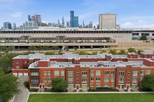 318 E 25th Pl, Chicago, IL 60616 - Photo 26