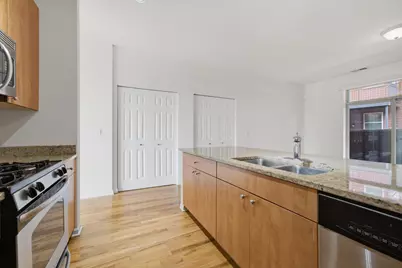 318 E 25th Place #2E, Chicago, IL 60616 - Photo 12