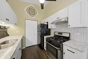 1 W Stonebridge Ct, Palos Hills, IL 60465 - Photo 14