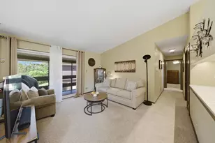 1 W Stonebridge Ct, Palos Hills, IL 60465 - Photo 8