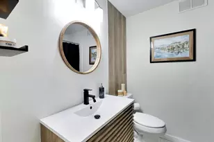 4250 N Marine Dr, Chicago, IL 60613 - Photo 18