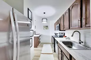 4250 N Marine Dr, Chicago, IL 60613 - Photo 14