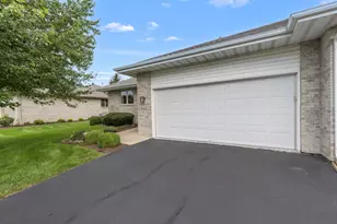 248 Nelson Pkwy, Cherry Valley, IL 61016 - Photo 2