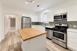 6328 N Bell Ave, Chicago, IL 60659 - Photo 4