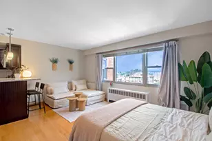 2909 N Sheridan Rd, Chicago, IL 60657 - Photo 2