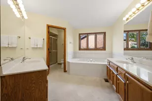 6183 Tyrnbury Dr, Lisle, IL 60532 - Photo 28