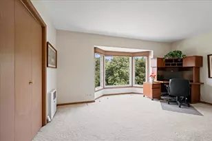 300 Thames Pkwy, Park Ridge, IL 60068 - Photo 10