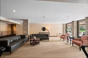 300 Thames Pkwy, Park Ridge, IL 60068 - Photo 18