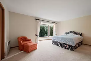 300 Thames Pkwy, Park Ridge, IL 60068 - Photo 12
