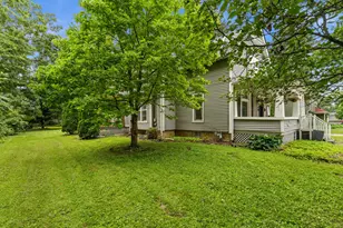 749 N Van Buren St, Batavia, IL 60510 - Photo 24