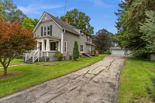 749 N Van Buren St, Batavia, IL 60510 - Photo 2