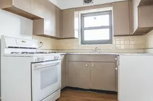 2550 W Catalpa Ave, Chicago, IL 60625 - Photo 2