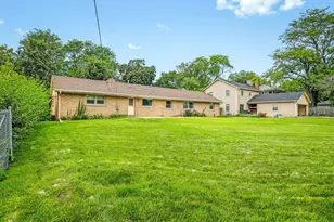 1324 S 3rd St, Saint Charles, IL 60174 - Photo 46