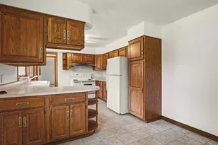 1324 S 3rd St, Saint Charles, IL 60174 - Photo 12