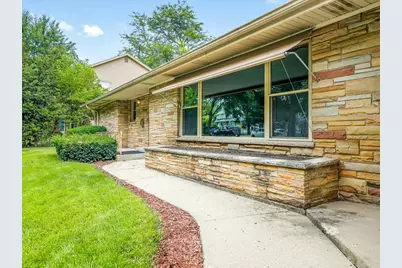 1324 S 3rd Street, Saint Charles, IL 60174 - Photo 4
