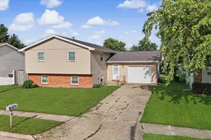 1300 N Motorola Dr, Pontiac, IL 61764 - Photo 2