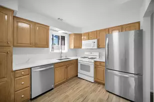 1037 Cottonwood Ct, Wheeling, IL 60090 - Photo 14