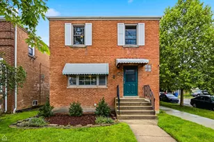6558 N Troy St, Chicago, IL 60645 - Photo 1