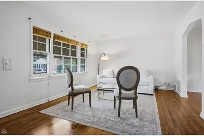 6558 N Troy Street, Chicago, IL 60645 - Photo 2