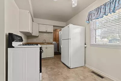 2013 Evans Avenue, Loves Park, IL 61111 - Photo 6