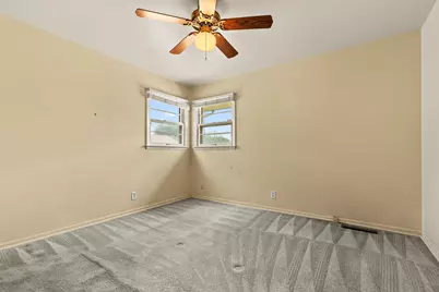 2013 Evans Avenue, Loves Park, IL 61111 - Photo 8