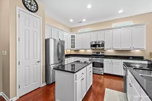 3886 Seigle Dr, Elgin, IL 60124 - Photo 10