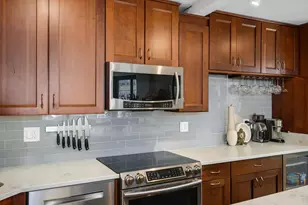 2930 N Sheridan Rd, Chicago, IL 60657 - Photo 10