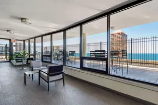2930 N Sheridan Rd, Chicago, IL 60657 - Photo 18