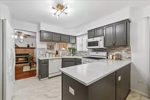 1024 Lakewood Cir, Naperville, IL 60540 - Photo 6