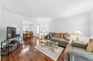 1024 Lakewood Cir, Naperville, IL 60540 - Photo 2