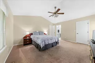 1024 Lakewood Cir, Naperville, IL 60540 - Photo 12