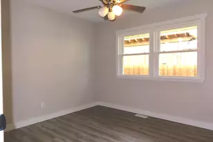 555 Elsie Ave, Crest Hill, IL 60403 - Photo 10