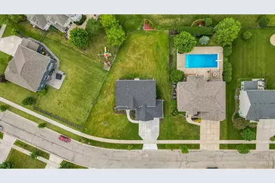 21350 Somerset Street, Shorewood, IL 60404 - Photo 2