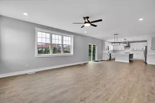 21350 Somerset St, Shorewood, IL 60404 - Photo 18