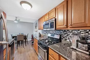 505 Redondo Dr, Downers Grove, IL 60516 - Photo 14