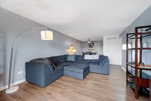 505 Redondo Dr, Downers Grove, IL 60516 - Photo 8