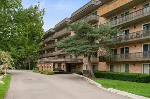 505 Redondo Dr, Downers Grove, IL 60516 - Photo 1